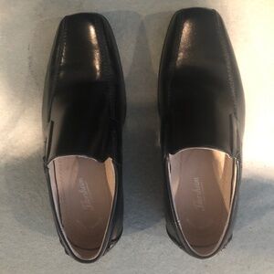 Boys size 7m florsheim shoes